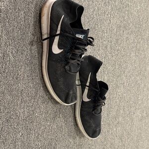 Nike Black free RN Flyknit Running Shoes with White Swoosh